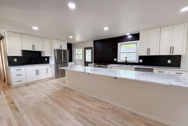 Photo 14 of 30 of 3807 Greenhill Dr, Atlanta, GA
