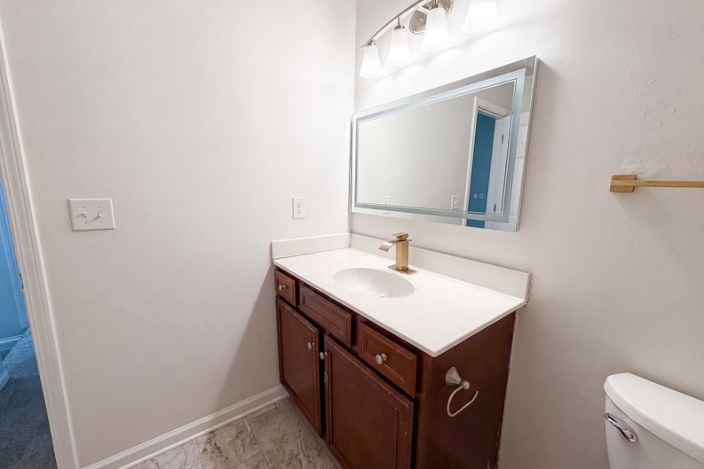 Photo 10 of 17 of 10933 Pointer Ridge Dr, Charlotte, NC