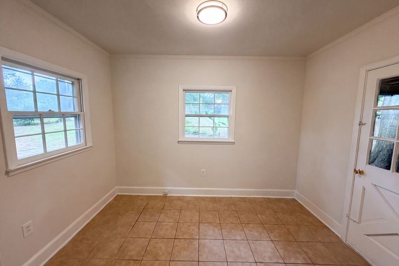 Photo 10 of 21 of 1276 Robin Rd NE, Conyers, GA