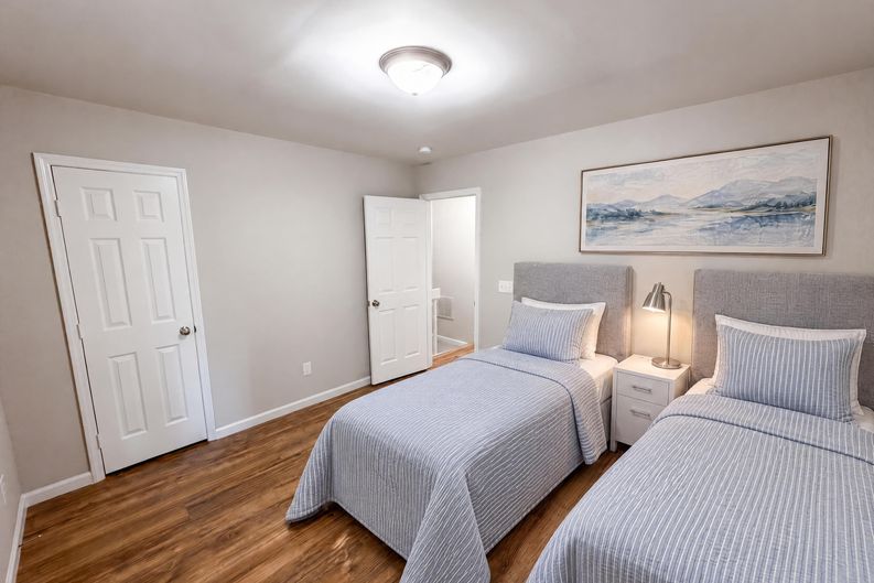 Photo 13 of 19 of 4037 Briarhill Dr, Charlotte, NC