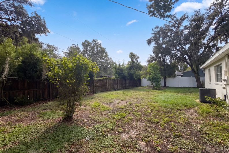 Photo 22 of 22 of 409 Berwick Ave, Temple Terrace, FL