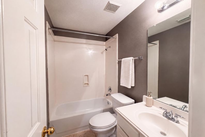 Photo 29 of 41 of 11810 White Water Bay Dr, Pearland, TX