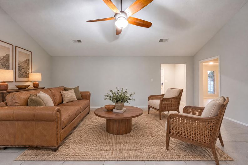 Photo 8 of 31 of 23110 Pennsgrove Rd, Spring, TX