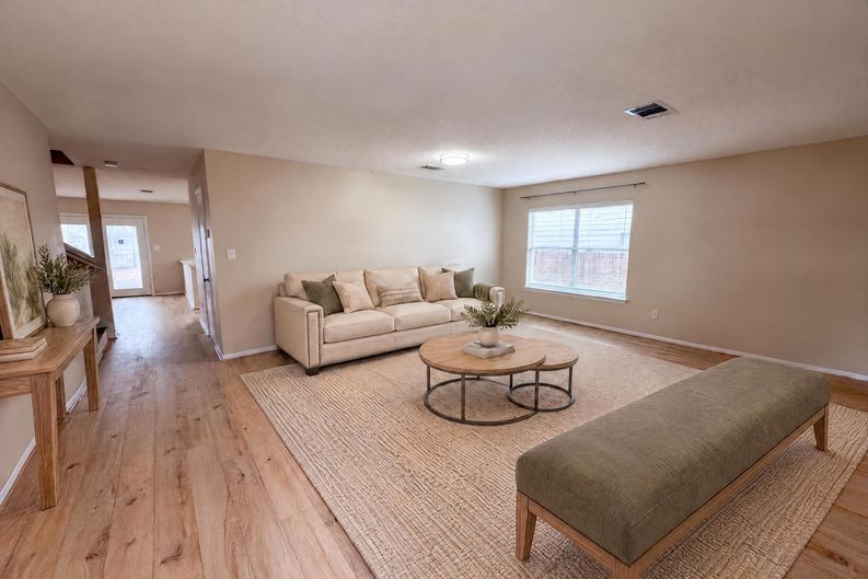 Photo 10 of 23 of 2727 High Point Dr, Round Rock, TX