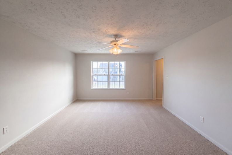 Photo 15 of 30 of 7111 Pinecroft Ln, Knoxville, TN