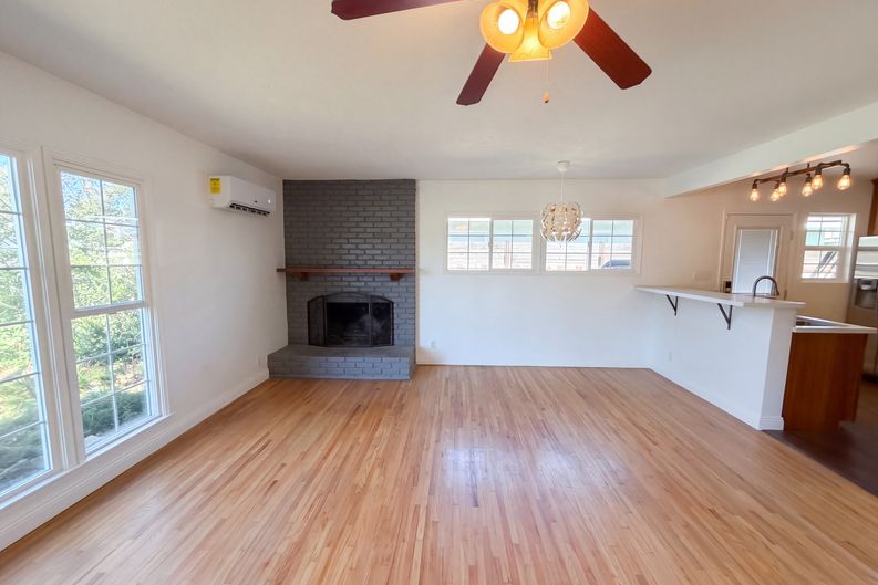 Photo 4 of 31 of 14945 Dunton Dr, Whittier, CA
