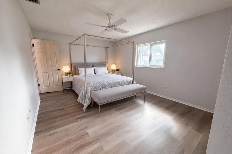 Photo 4 of 21 of 9605 NW 81st St, Tamarac, FL