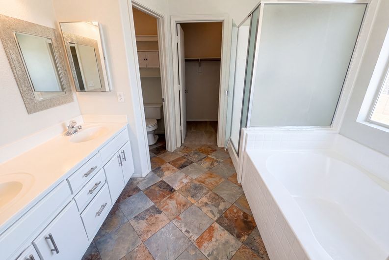 Photo 17 of 29 of 10860 W Lone Cactus Dr, Peoria, AZ
