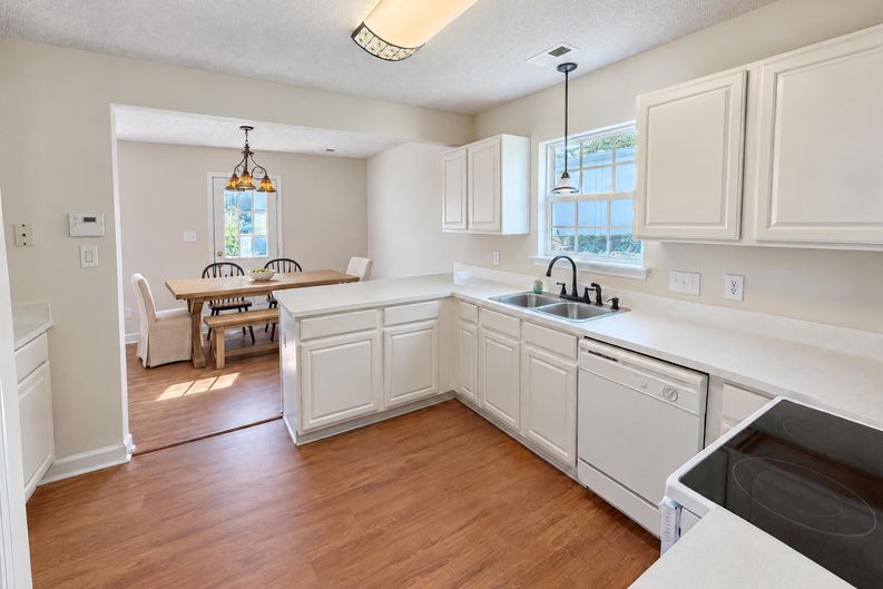 Photo 6 of 22 of 3512 Braden Dr, Charlotte, NC
