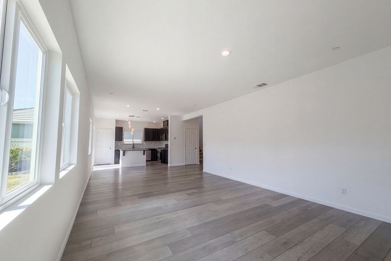 Photo 20 of 46 of 1176 Willow Hill Ave, Sacramento, CA