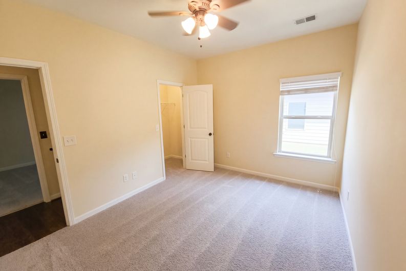 Photo 11 of 22 of 3107 Rosewalk Dr, Moody, AL