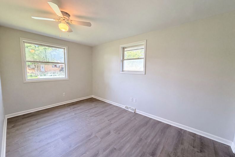 Photo 4 of 22 of 610 Mercury Dr, Cincinnati, OH