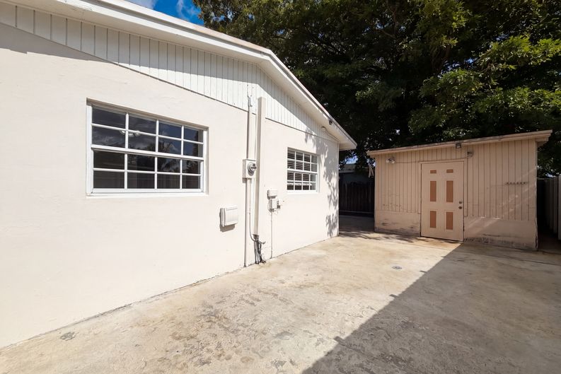 Photo 19 of 20 of 4403 NW 202nd St, Miami Gardens, FL