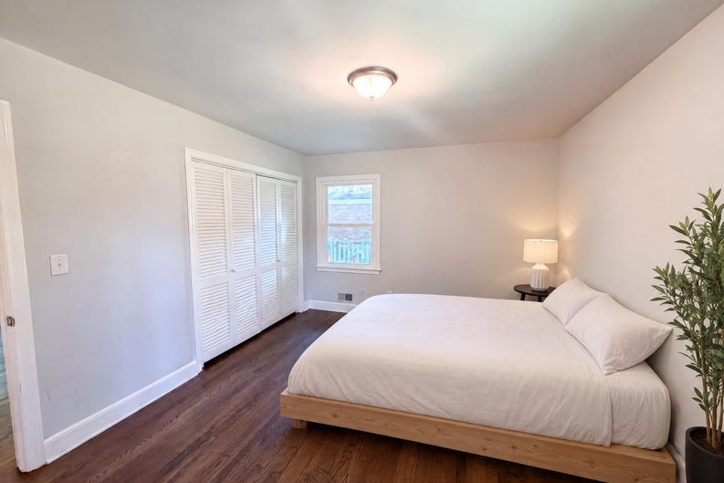 Photo 14 of 23 of 927 Greenlawn Dr, Columbia, SC