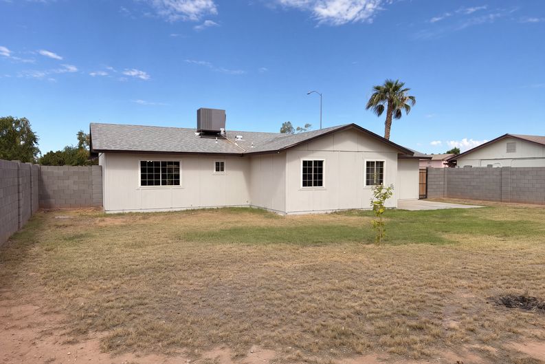 Photo 5 of 21 of 1711 W Peralta Ave, Mesa, AZ