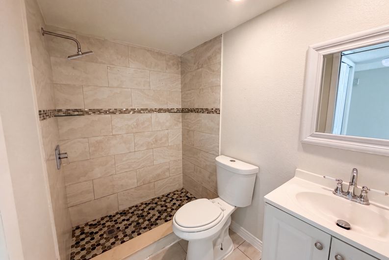 Photo 11 of 16 of 4747 Puritan Cir, Tampa, FL