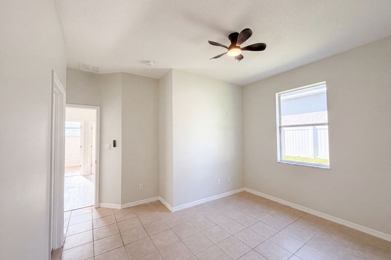 Photo 10 of 24 of 204 Round Man St, Leesburg, FL