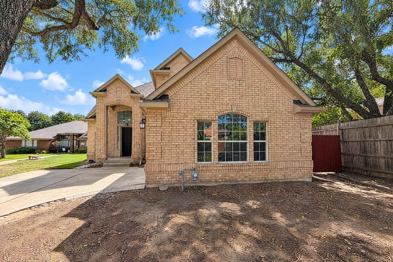 Photo 24 of 29 of 1017 Laurel Oak Dr, Flower Mound, TX