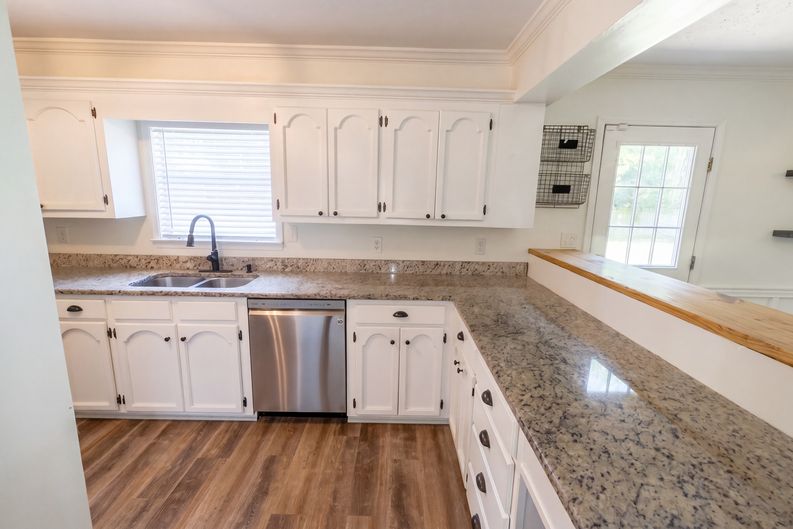 Photo 6 of 27 of 1693 Wofford Pl, Eight Mile, AL