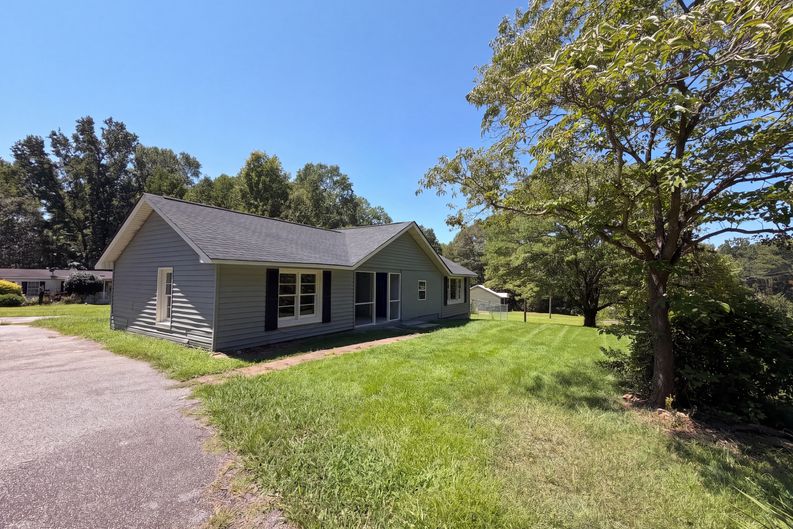 Photo 18 of 21 of 237 Geddis Rd, Inman, SC