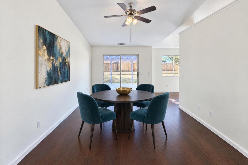 Photo 5 of 19 of 13759 Clear Valley Rd, Victorville, CA