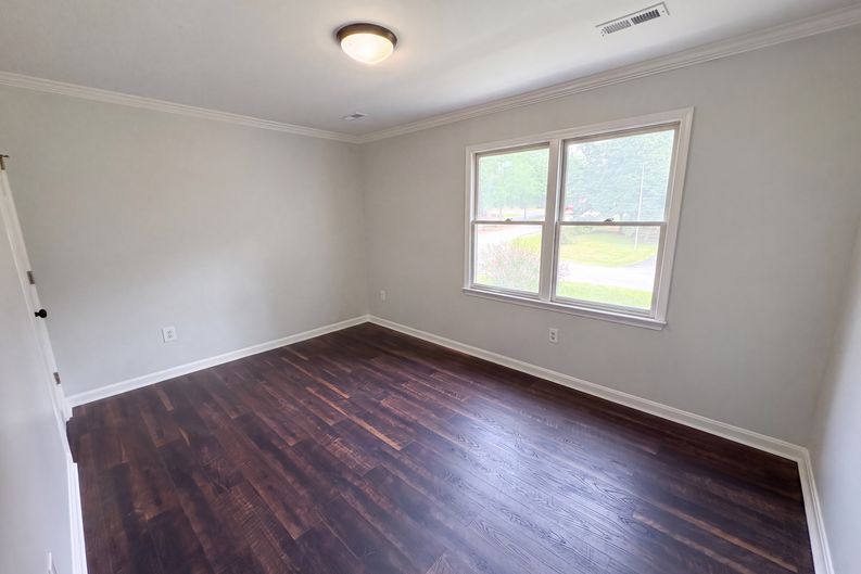 Photo 16 of 27 of 6401 Forest Grove Dr, Fredericksburg, VA