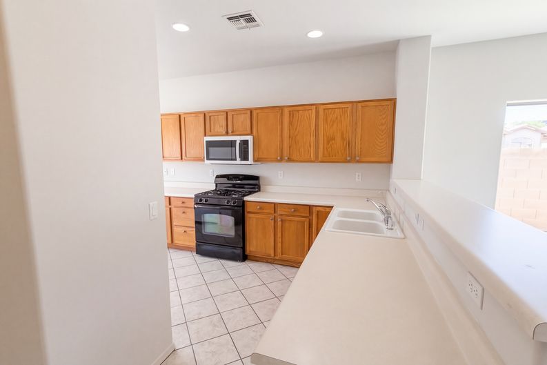 Photo 6 of 17 of 13026 W Corrine Dr, El Mirage, AZ