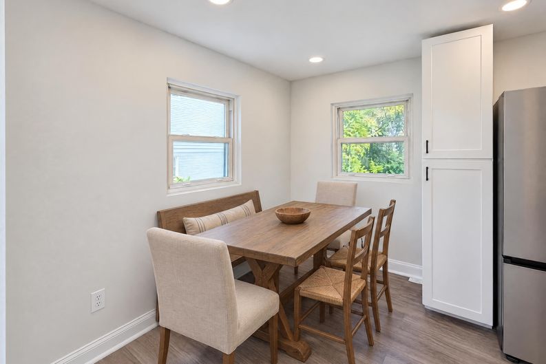 Photo 7 of 20 of 3007 Fairhill Rd, Fairfax, VA