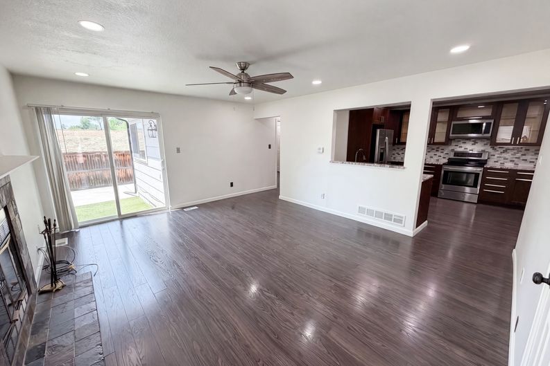 Photo 3 of 28 of 11835 Lincoln St, Northglenn, CO