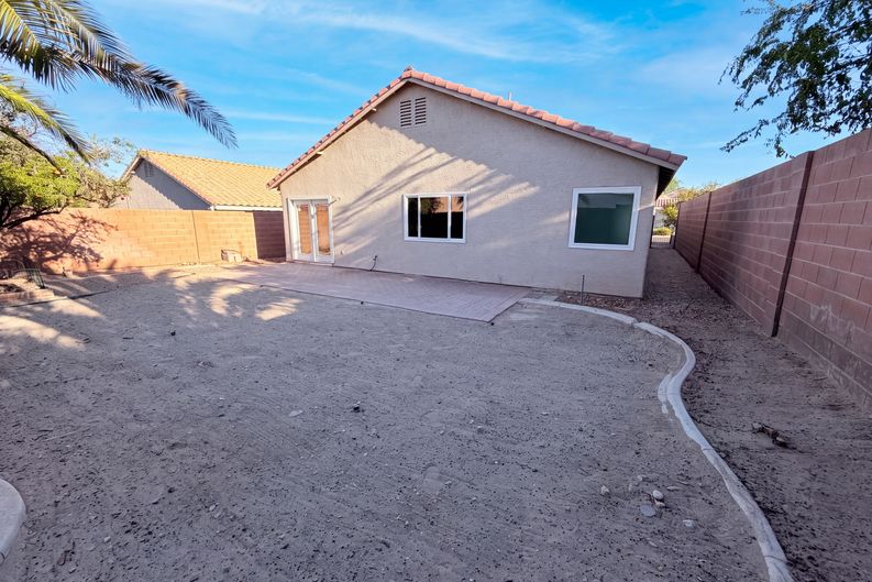 Photo 5 of 39 of 8032 Tailwind Ave, Las Vegas, NV