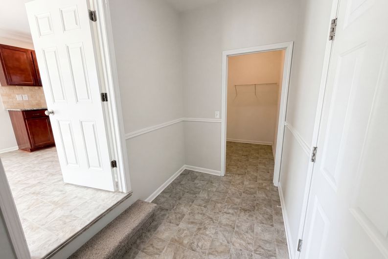 Photo 32 of 44 of 42824 Greystone Dr, Sterling Heights, MI