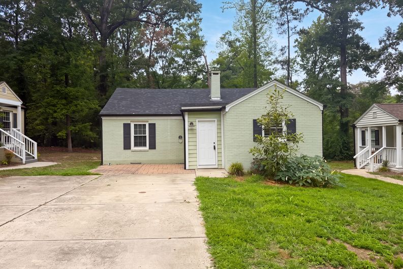 Photo 15 of 17 of 1712 N Roxboro St, Durham, NC