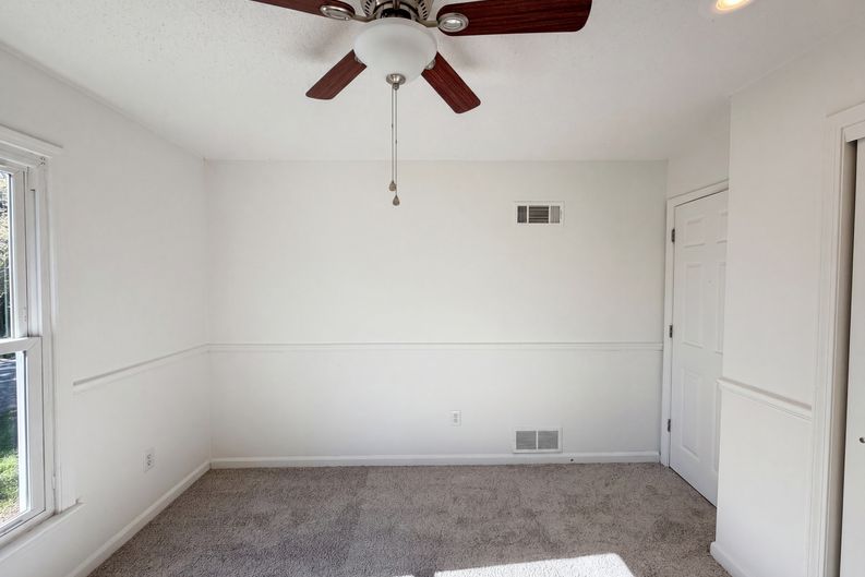 Photo 5 of 21 of 205 NE 1st Street Ter, Blue Springs, MO