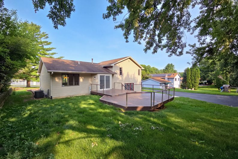 Photo 53 of 79 of 1503 Featherstone Rd, Rockford, IL