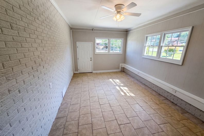 Photo 11 of 26 of 1817 Neptune Dr, Columbia, SC