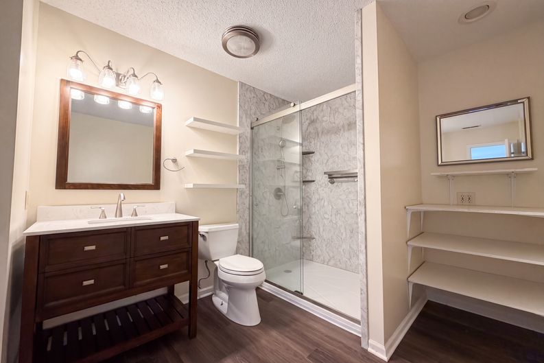Photo 10 of 16 of 345 Leffler Dr, Indianapolis, IN