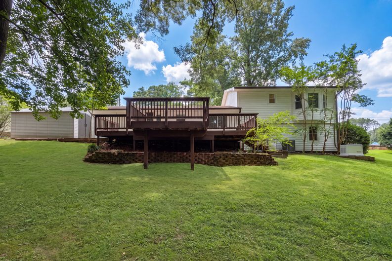 Photo 5 of 27 of 4378 Shady Dr NW, Lilburn, GA