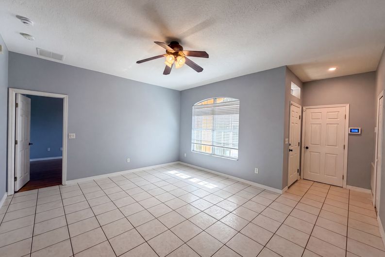 Photo 6 of 19 of 826 Hilly Bend Dr, Apopka, FL