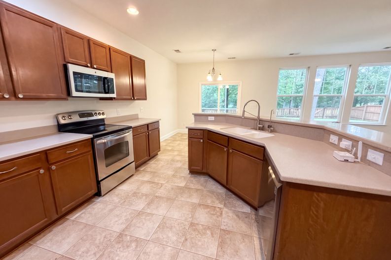 Photo 7 of 24 of 301 Freeland Way, Moncks Corner, SC