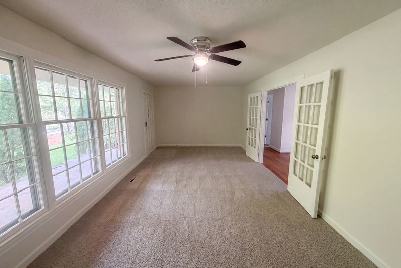 Photo 6 of 20 of 3828 Waterview Rd, High Point, NC