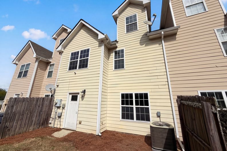 Photo 5 of 27 of 474 Village Way, Loganville, GA