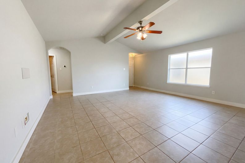 Photo 3 of 16 of 7015 Rosebud Hollow Ln, Richmond, TX