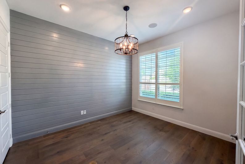 Photo 18 of 37 of 11509 Misty Ridge Dr, Roanoke, TX