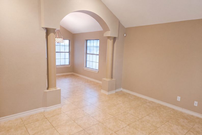 Photo 9 of 18 of 4517 Vanessita Ct, Laredo, TX