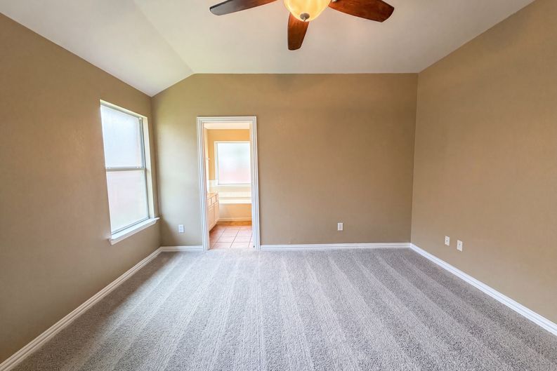 Photo 6 of 16 of 5400 Shepherd Pl, Flower Mound, TX