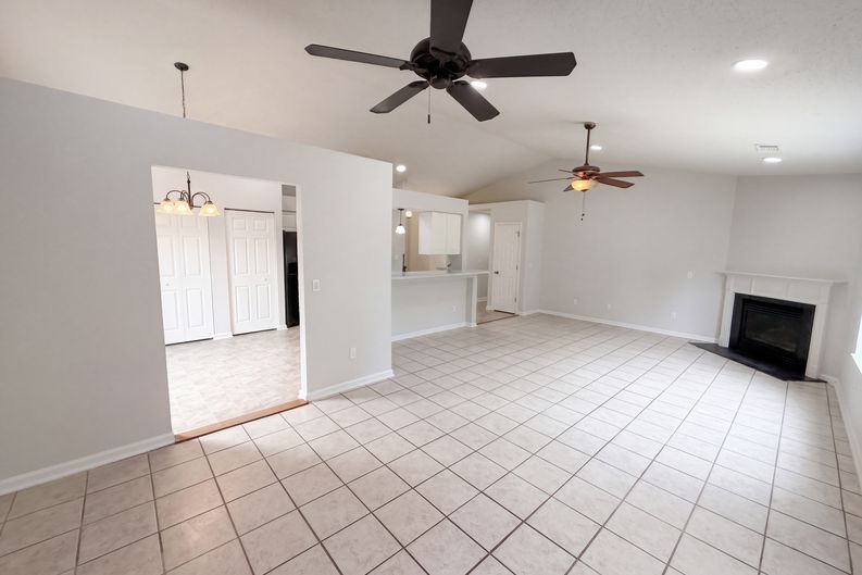 Photo 17 of 50 of 305 Pebble Creek Ct, West Columbia, SC