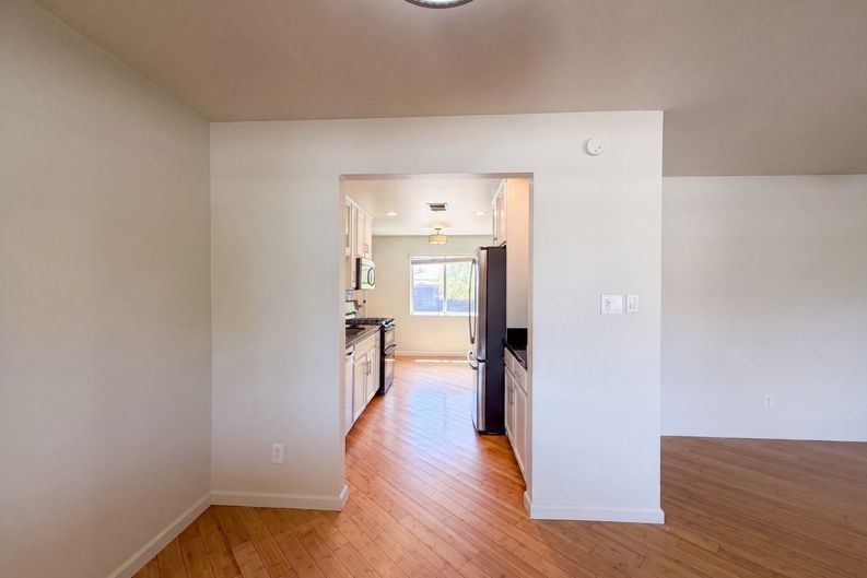 Photo 8 of 29 of 909 W Missouri Ave, Phoenix, AZ