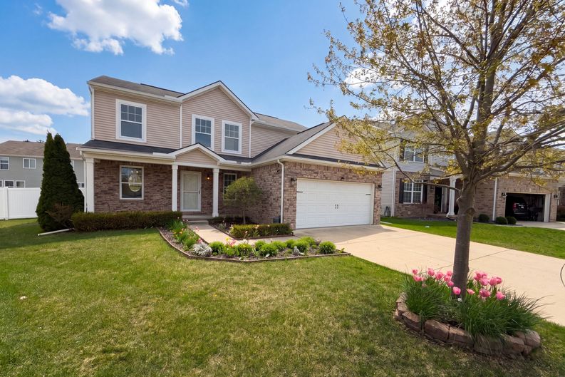 Photo 35 of 44 of 42824 Greystone Dr, Sterling Heights, MI