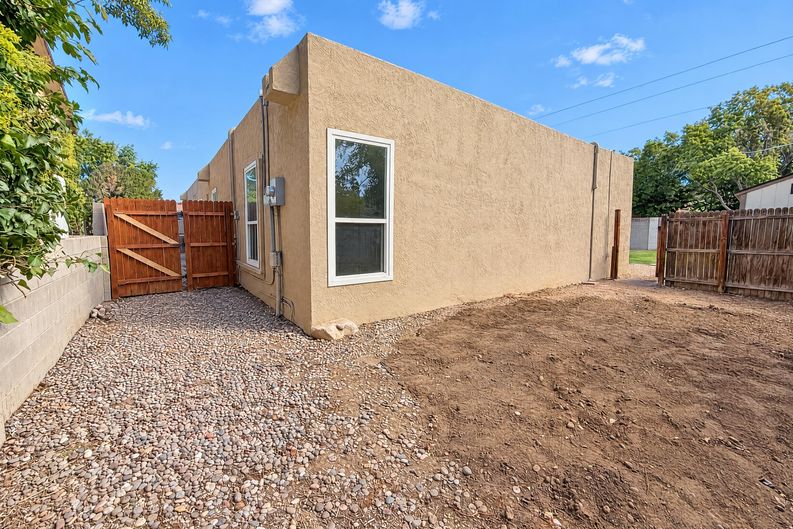 Photo 21 of 23 of 10336 Karen Ave NE, Albuquerque, NM