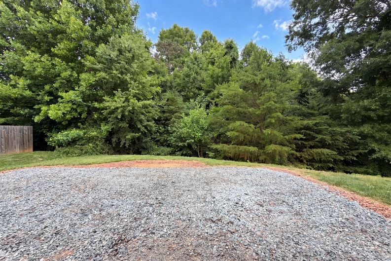 Photo 23 of 25 of 382 Kendall Dr, Winston Salem, NC